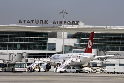 HAVALİMANI’NDA DÖNÜŞ YOĞUNLUĞU!