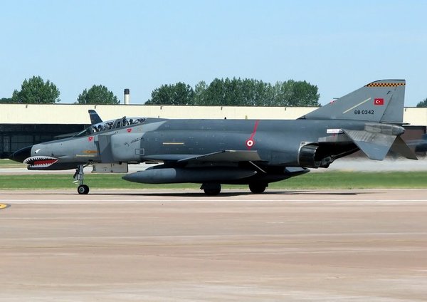 F-4’LERE NEDEN UÇAN TABUT DENİYOR ?