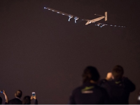 SOLAR IMPULSE 2 REKOR İÇİN HAVALANDI