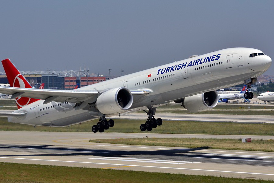 SORUNLU YOLCU THY UÇAĞINI GERİ DÖNDÜRDÜ!