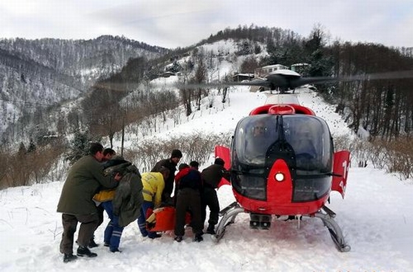 AMBULANS HELİKOPTERLER 2 BİN HAYAT KURTARDI