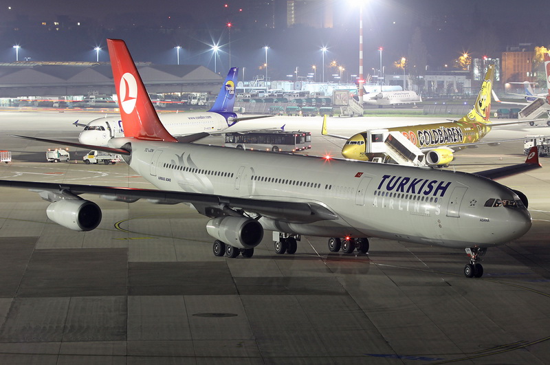 İNİŞ TAKIMLARI KİLİTLENEN THY UÇAĞI GERİ DÖNDÜ