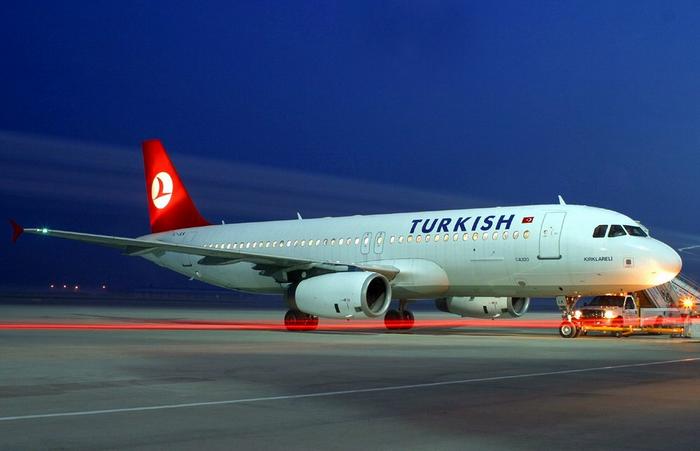 THY UÇAĞI TRABZON’ACİL İNDİ