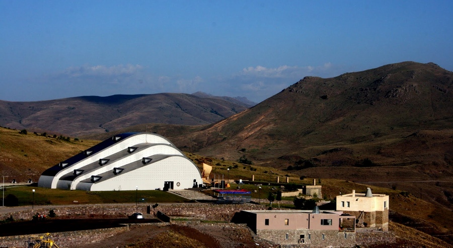 O MÜZEYE HELİKOPTER PİSTİ YAPILACAK !