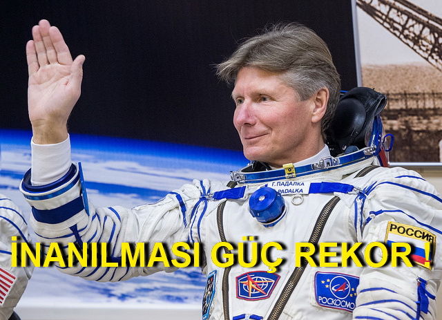 RUS KOZMONOT PADALKA 879 GÜN UZAYDA KALDI