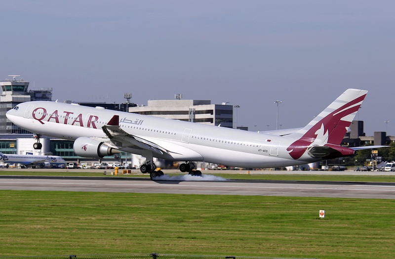 UÇAK SERT İNDİ, 40 KİŞİ YARALANDI !