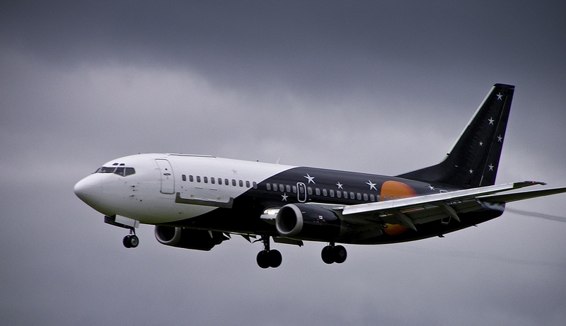 PİLOT BAYILINCA UÇAK ACİL İNDİ !