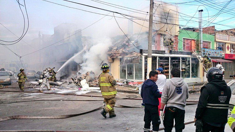 KOLOMBİYA’DA UÇAK DÜŞTÜ: 5 ÖLÜ