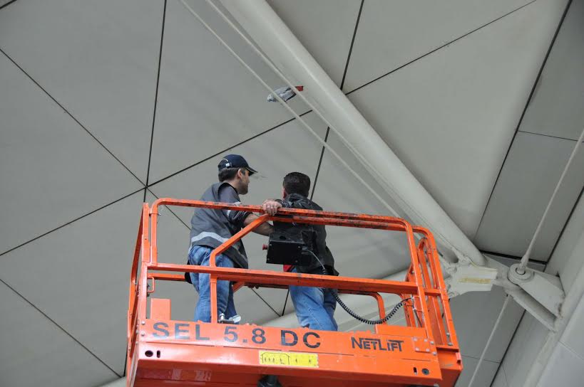 HAVALİMANINDA PAPAĞAN KURTARMA OPERASYONU !