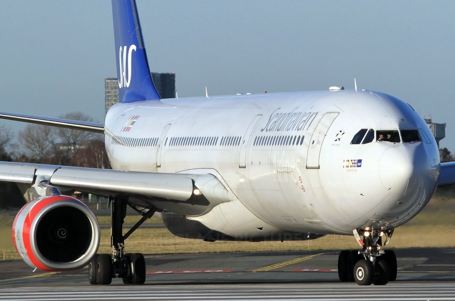 KAHVE MAKİNESİ UÇAĞI ACİL İNDİRDİ!