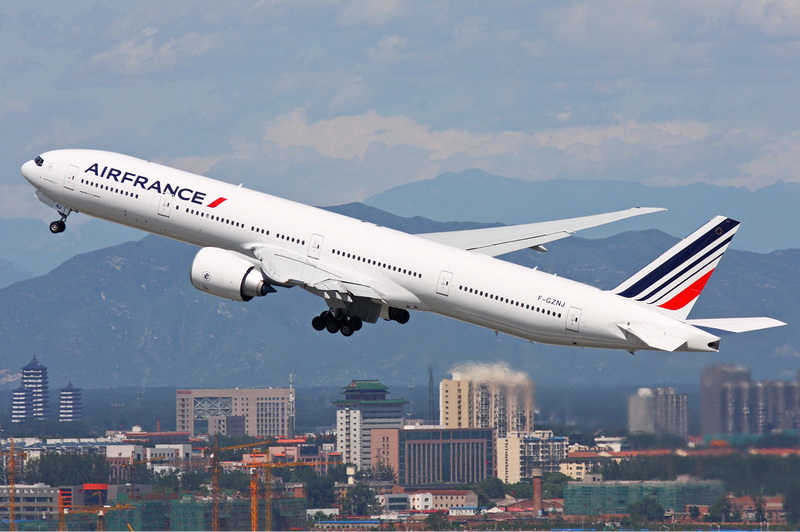 AIR FRANCE 8 YIL SONRA TAHRAN’A UÇTU (VİDEOLU)