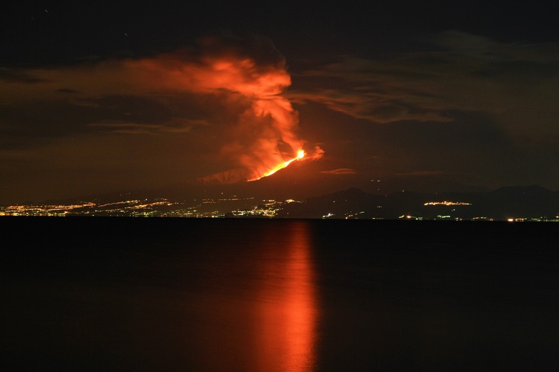 ETNA PATLADI TÜM UÇUŞLAR İPTAL!
