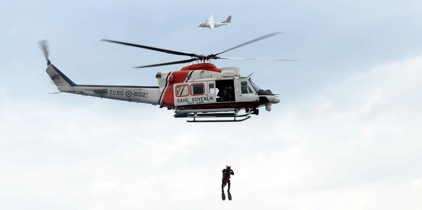 GÖÇMENLERİ HAVADAN KURTARIYORLAR!