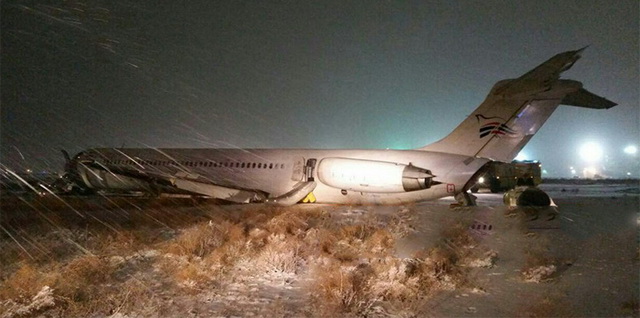 İRAN UÇAĞI PİSTTEN ÇIKTI!