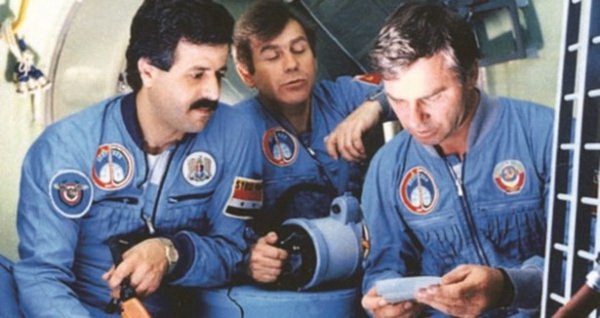 SURİYELİ KOZMONOT İSTANBUL’DA DERS VERİYOR!