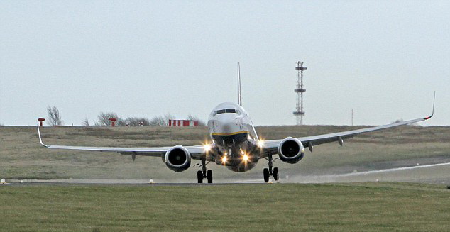 UÇAKLAR İNİŞTE NASIL HIZLA DURABİLİYOR?