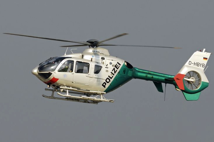 ALMANYA’DA POLİS HELİKOPTERİ DÜŞTÜ