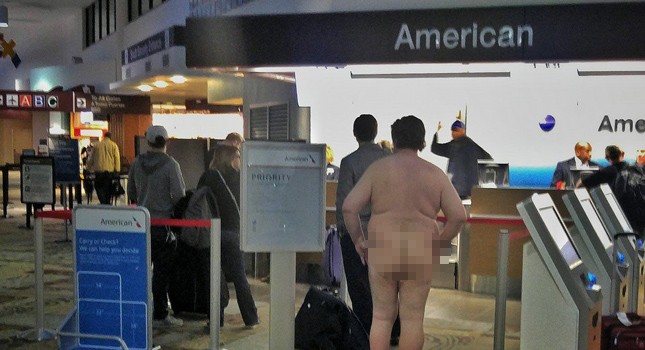 HAVALİMANINDA ÇIRIL ÇIPLAK SOYUNDU!