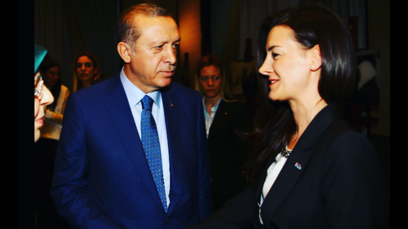 BEBEĞİ KURTARAN THY HOSTESİNE BÜYÜK ONUR!