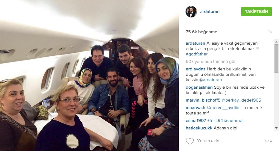 ARDA TURAN AKRABALARIYLA UÇAKTA BULUŞTU!