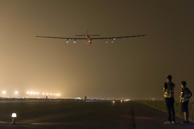 SOLAR IMPULSE DÜNYA TURUNA DEVAM EDECEK