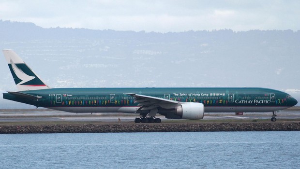 ÖLMÜŞ BEBEKLE UÇTULAR