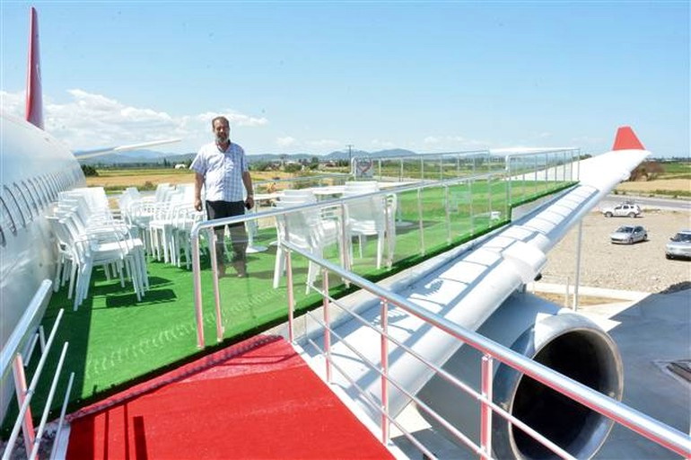 HURDA UÇAĞI DÜĞÜN SALONU YAPTI!