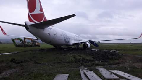 THY UÇAĞI ÇAMURDAN KURTARILDI