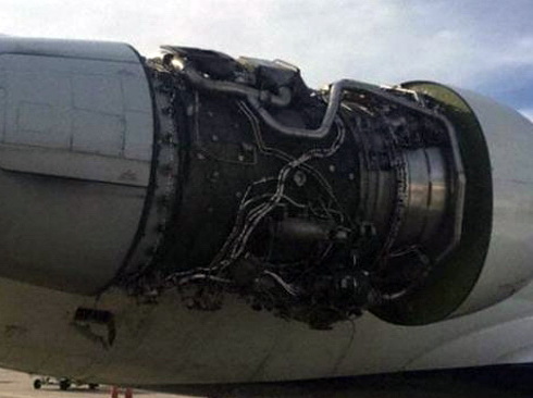 UÇAĞIN MOTOR KAPAĞI KOPTU!