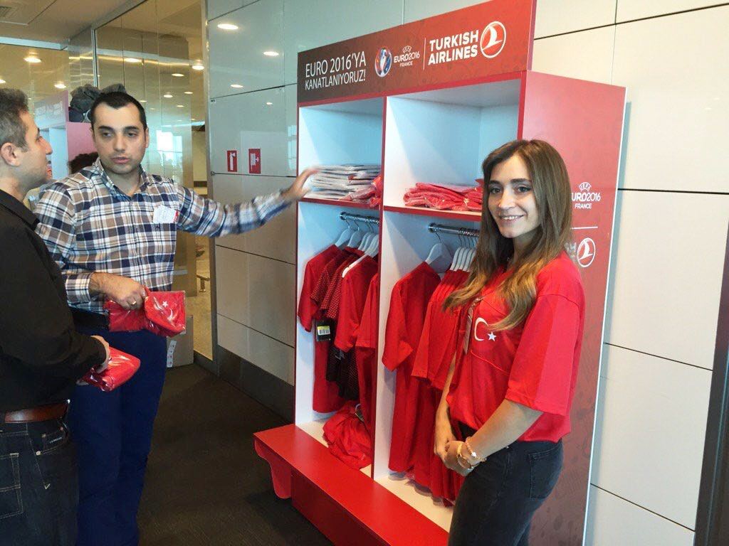 THY’DEN YOLCULARA MİLLİ TAKIM FORMASI (ÖZEL)