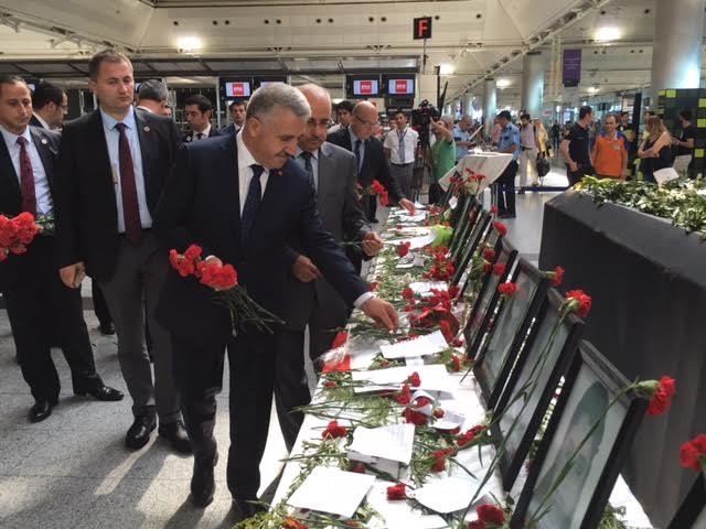 ULAŞTIRMA BAKANI HAVALİMANINI GEZDİ
