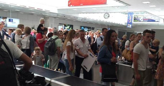 NİCE HAVALİMANI BOŞALTILDI