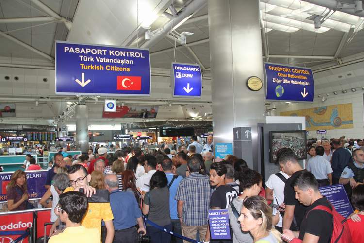 YEŞİL VE GRİ PASAPORTLARA SIKI TAKİP!