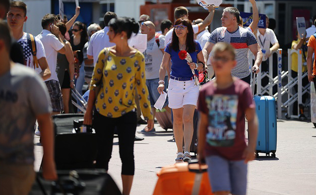 100 BİN RUS YILBAŞI İÇİN ANTALYA’YA GELİYOR