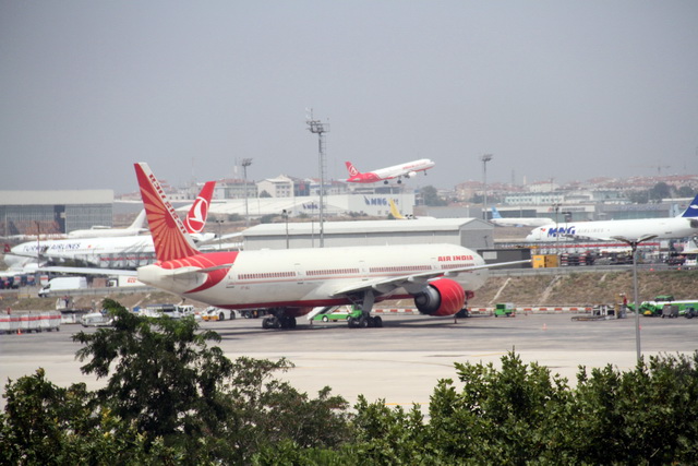 AIR INDIA, HASTA YOLCU NEDENİYLE İSTANBUL’A İNDİ