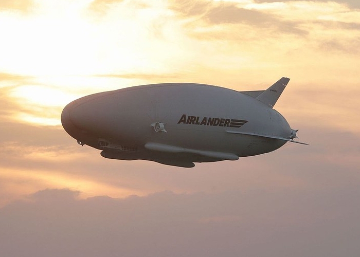 DÜNYANIN EN BÜYÜĞÜ HAVALANDI