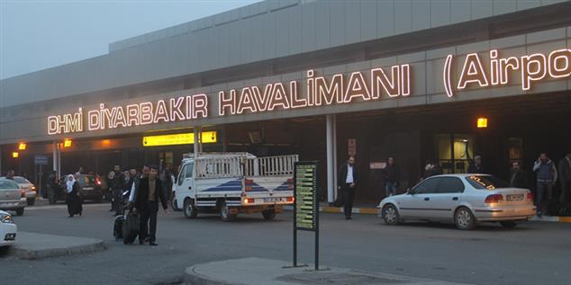 DİYARBAKIR HAVALİMANI UÇUŞ TRAFİĞİNE AÇILDI!