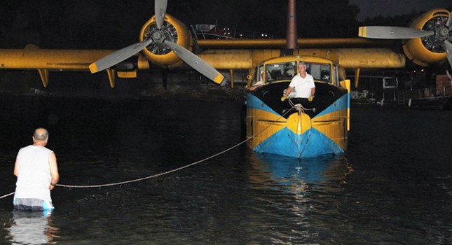 UÇAĞI DENİZDEN BÖYLE KURTARDILAR