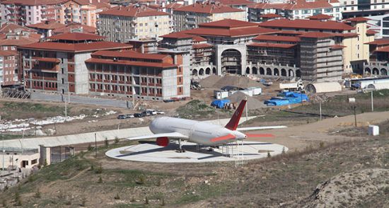 DÜNYANIN İLK UÇAK KÜTÜPHANESİ AÇILDI