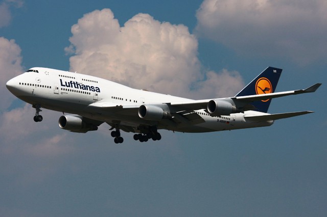 LUFTHANSA’NIN B747’Sİ GERİ DÖNDÜ