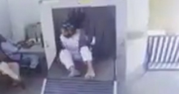 GÜVENLİK KONTROLÜNDEN BÖYLE GEÇTİ! (VİDEOLU)