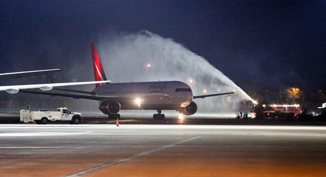 VE İLK RUS UÇAĞI GELDİ…