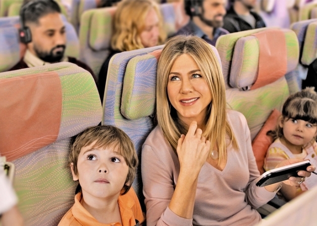 JENNIFER ANISTON EMIRATES’E DÖNÜYOR