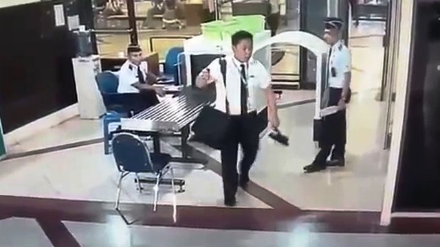 PİLOT UÇAĞA SARHOŞ BİNİNCE…(VİDEOLU)