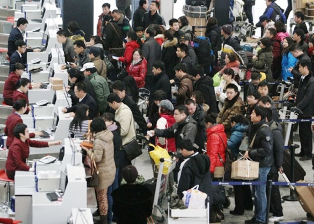 3 MİLYAR KİŞİ TATİLE UÇACAK