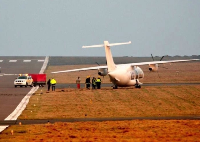 DORNİER İNİŞTE PİSTTEN ÇIKTI