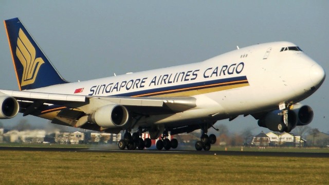 SİNGAPUR’UN 747’Sİ ACİL İNDİ (VİDEOLU)