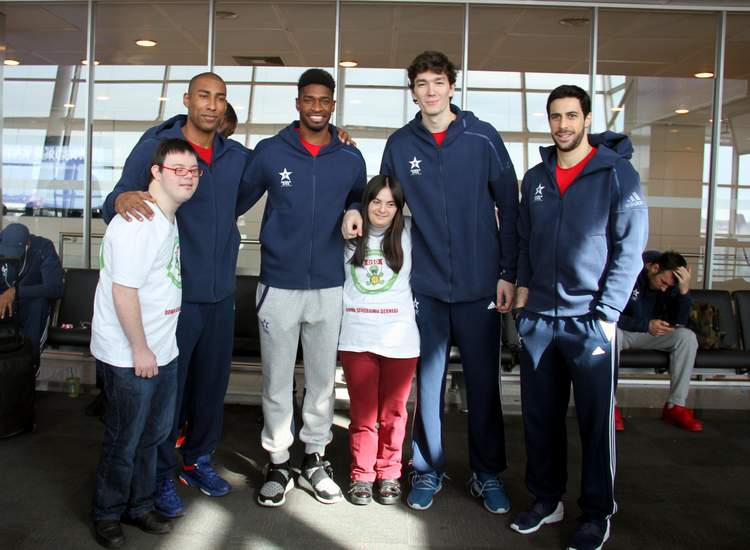 ANADOLU EFES’İN ÖZEL KONUKLARI!   