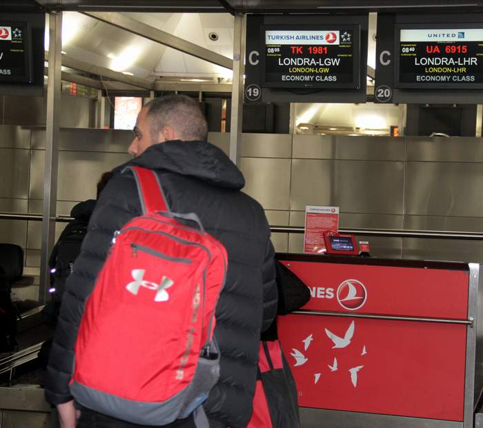 LONDRA YOLCULARI YASAĞA KARŞI HAZIRLIKLI GELDİ!