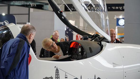 TALEBE YETİŞEMİYOR